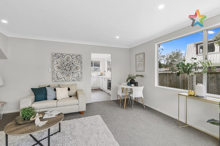 Photo of property in 8d Montgomery Crescent, Clouston Park, Upper Hutt, 5018