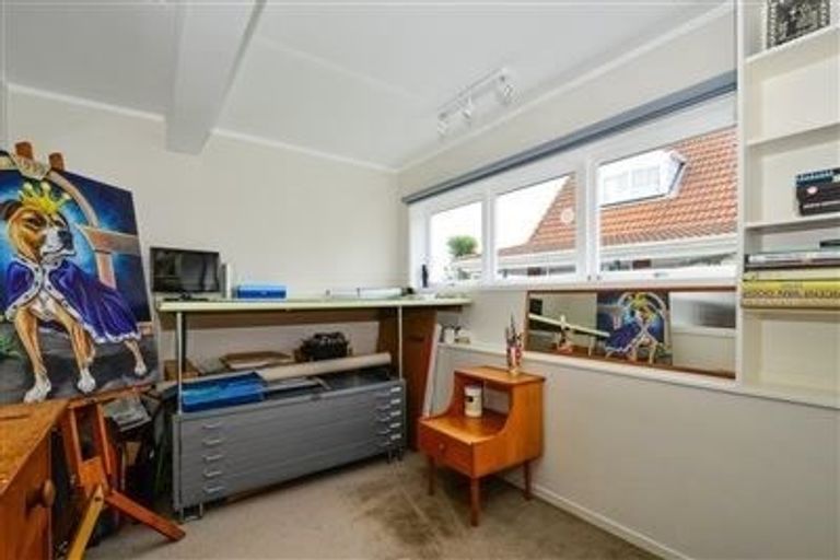 Photo of property in 148 Luckens Road, West Harbour, Auckland, 0618