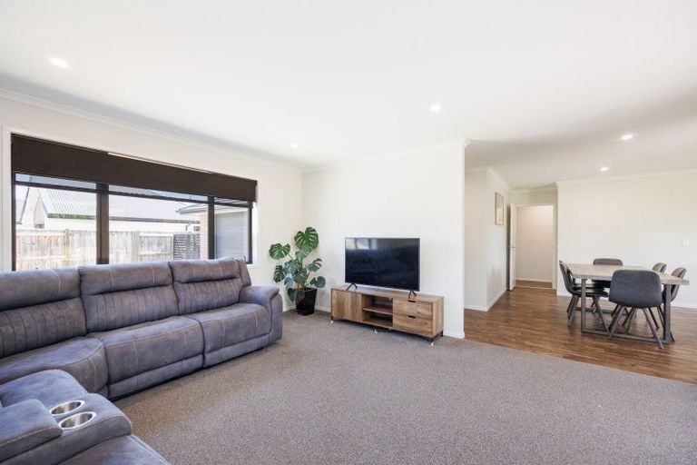 Photo of property in 2 Monarch Drive, Ashhurst, 4810