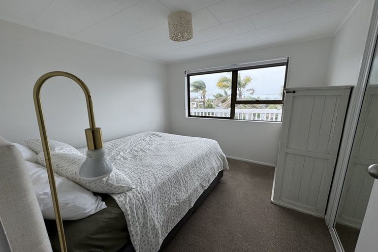 Photo of property in 36 Albatross Road, Red Beach, 0932