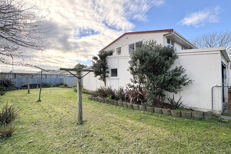 Photo of property in 12-14 York Street, Kaiti, Gisborne, 4010