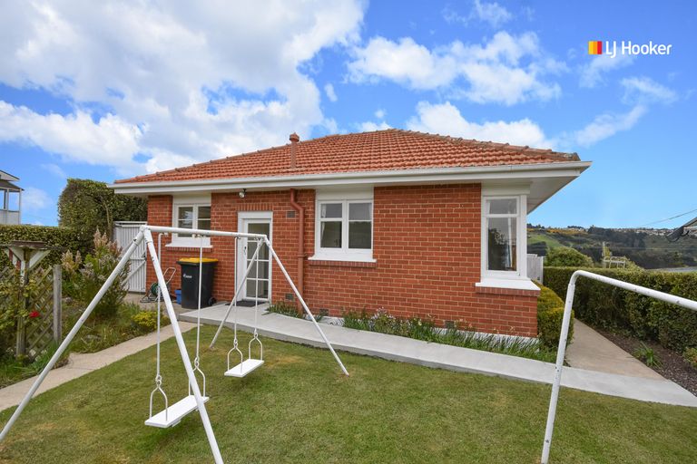 Photo of property in 239 Kenmure Road, Kenmure, Dunedin, 9011