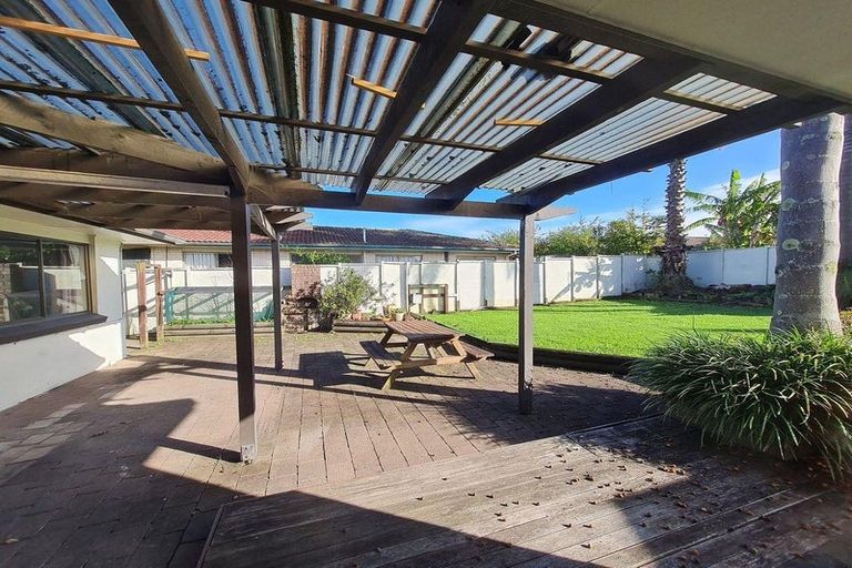 Photo of property in 60 Sunderlands Road, Half Moon Bay, Auckland, 2012