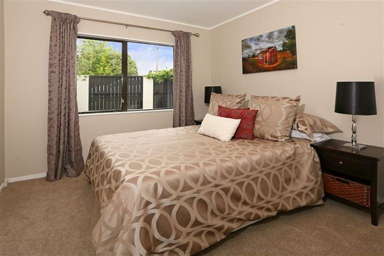 Photo of property in 2b Kintara Drive, Massey, Auckland, 0614