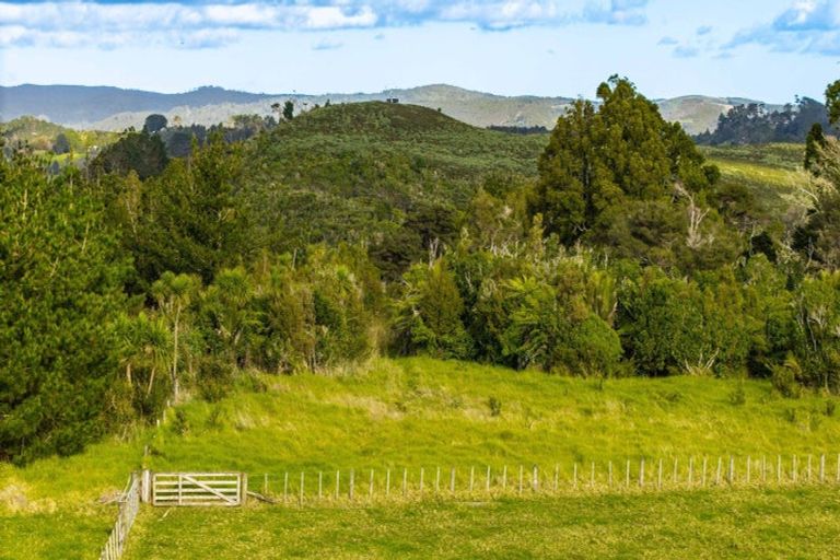 Photo of property in 121 Mount Albion Rise, Taupaki, Henderson, 0782