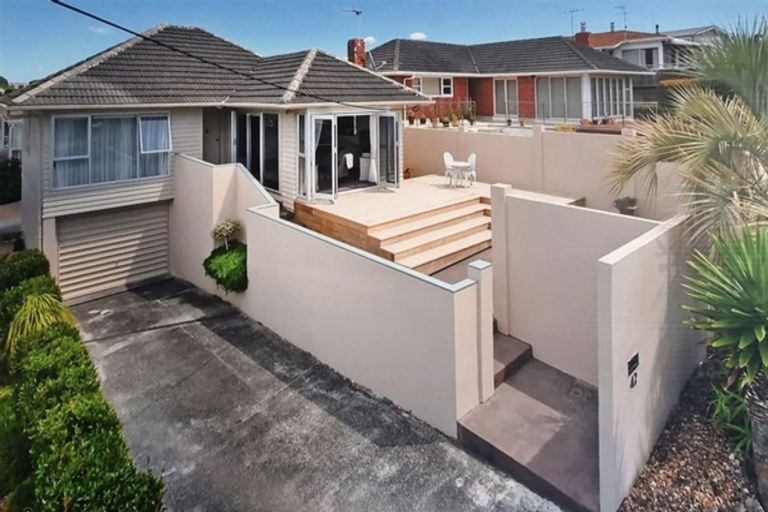 Photo of property in 1/42 Sunrise Avenue, Mairangi Bay, Auckland, 0630