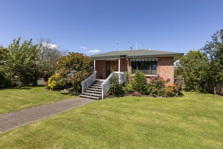 Photo of property in 37 Domain Road, Waipawa, 4210