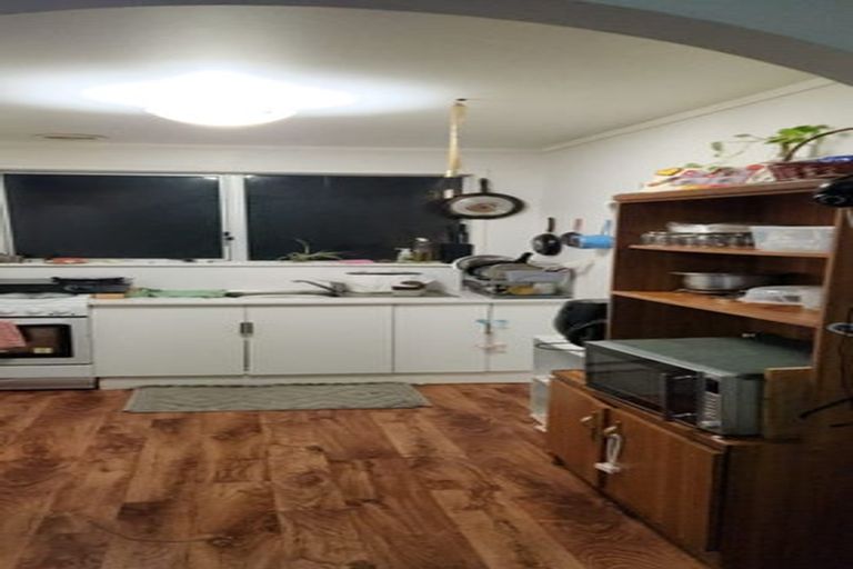Photo of property in 2/27 Miro Street, New Lynn, Auckland, 0600