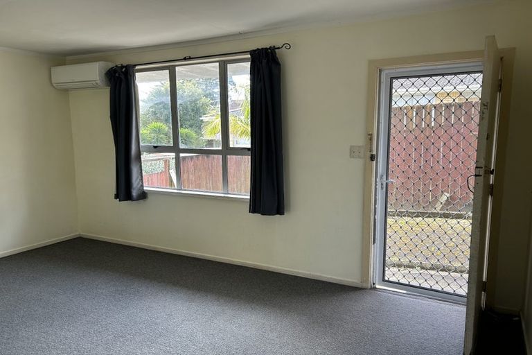 Photo of property in 3/81 Seabrook Avenue, New Lynn, Auckland, 0600