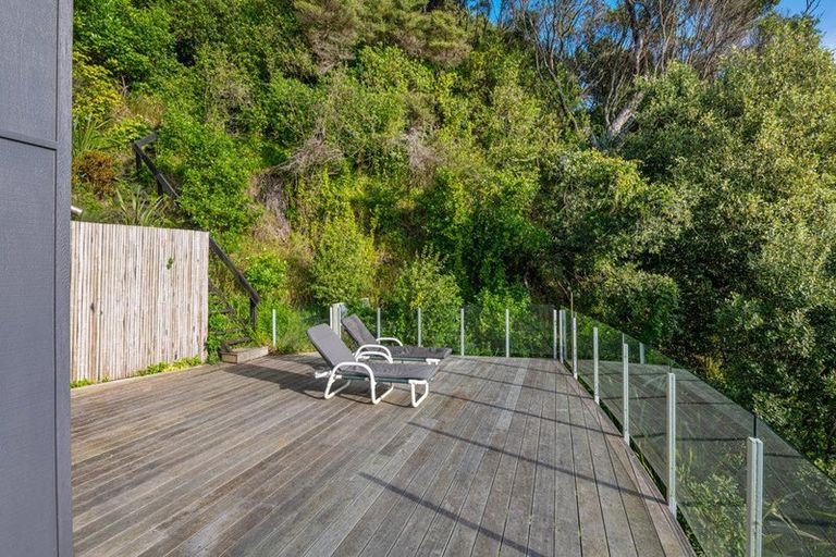 Photo of property in 10 Waitea Road, Muriwai, Waimauku, 0881