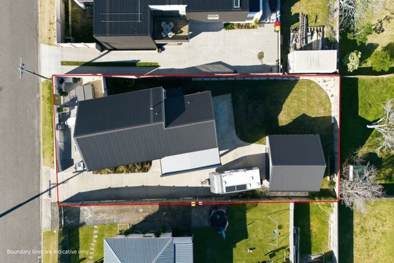Photo of property in 56 Karewa Parade, Papamoa Beach, Papamoa, 3118