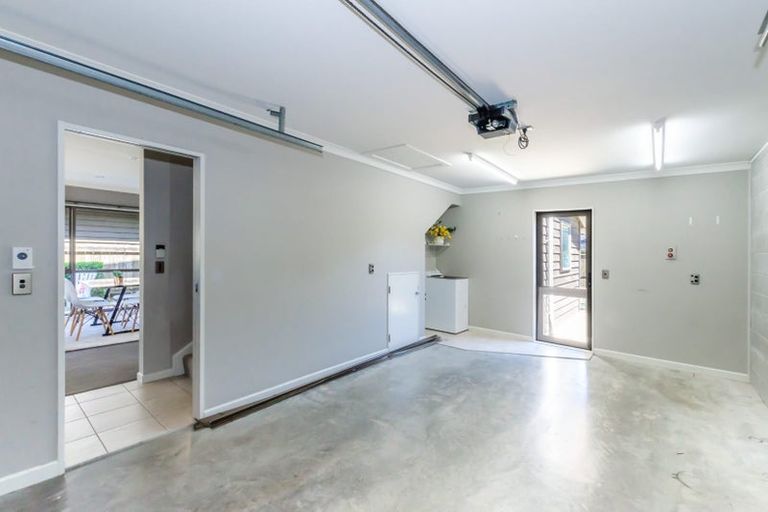 Photo of property in 19 Bluewater Place, Paraparaumu, 5032