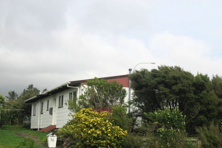 Photo of property in 36 Fenchurch Grove, Stokes Valley, Lower Hutt, 5019
