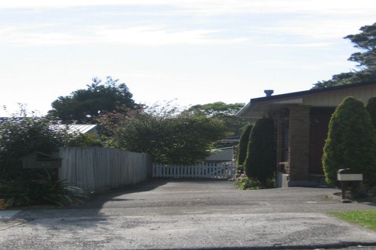 Photo of property in 2/35 Manuka Street, Stokes Valley, Lower Hutt, 5019