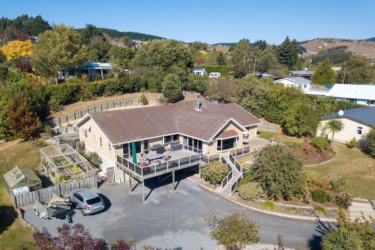 Photo of property in 76 Greenwich Street, Waihola, Milton, 9073