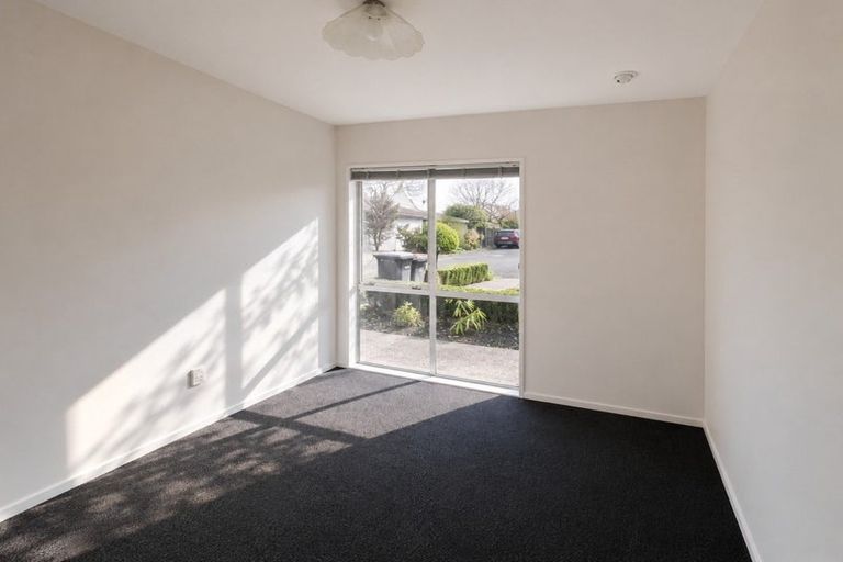 Photo of property in 6 Rowanwood Close, Halswell, Christchurch, 8025