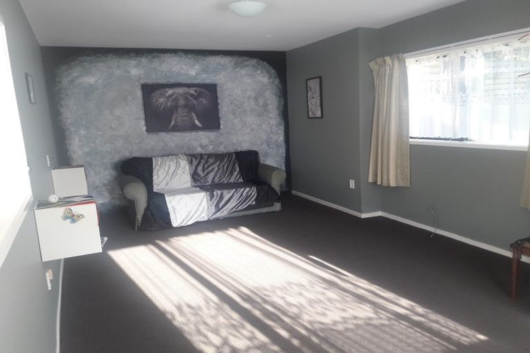 Photo of property in 274 Forest Hill Road, Waiatarua, Auckland, 0612