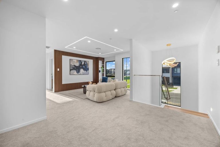 Photo of property in 3 Tinaku Road, Flat Bush, Auckland, 2019