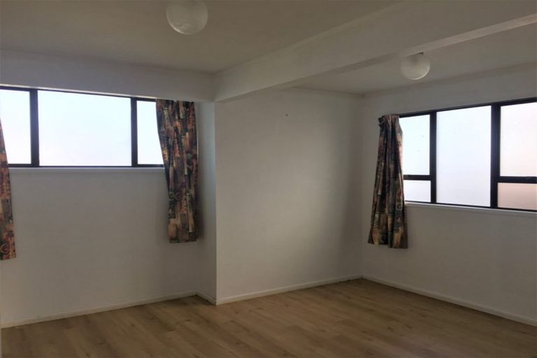 Photo of property in 213 Portage Road, Green Bay, Auckland, 0604