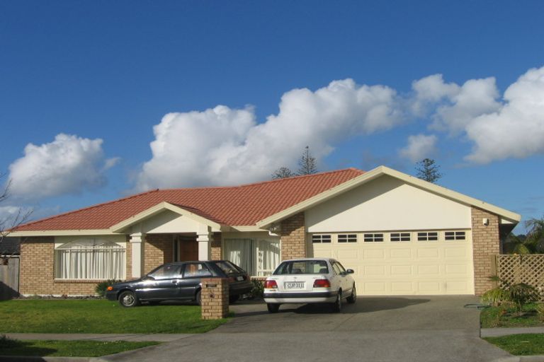 Photo of property in 30 Corrofin Drive, East Tamaki, Auckland, 2013