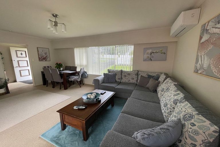 Photo of property in 1/43 Te Atatu Road, Te Atatu South, Auckland, 0610