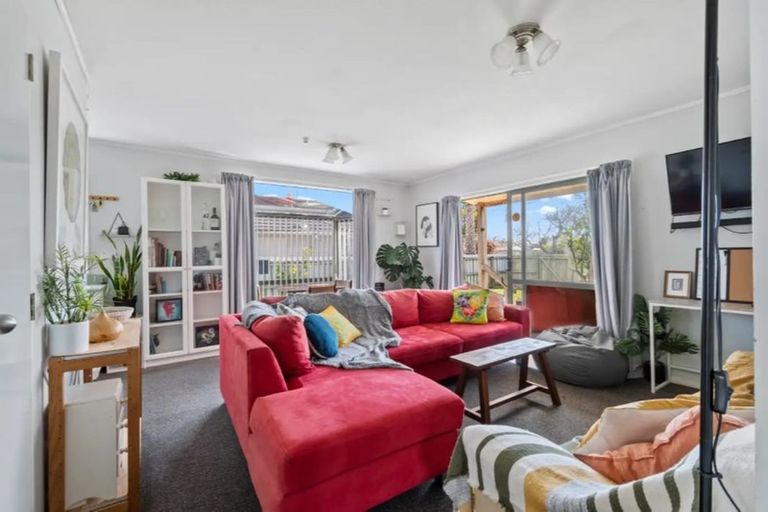 Photo of property in 63 Gloucester Road, Manurewa, Auckland, 2102