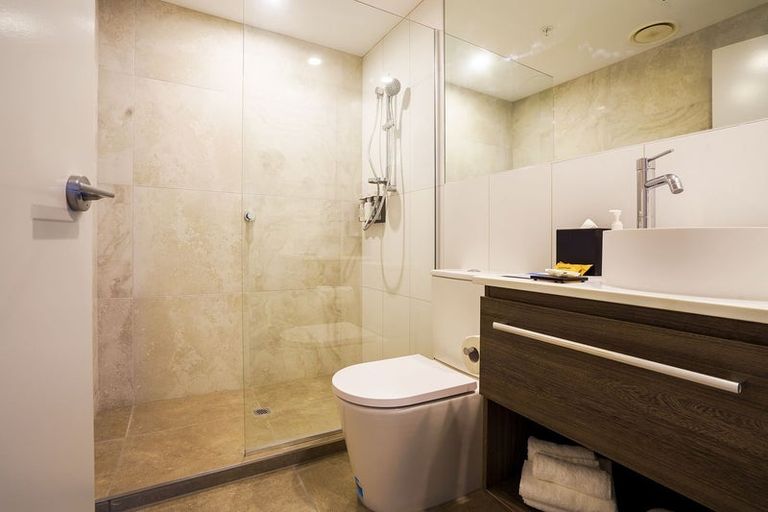 Photo of property in Proximity Apartment Hotel, 172 Thorndon Quay, Pipitea, Wellington, 6011