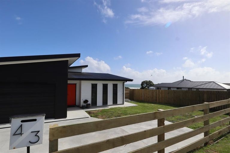 Photo of property in 43 Sunset Drive, Baylys Beach, Dargaville, 0377