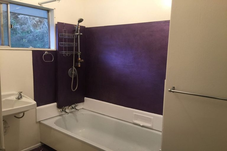 Photo of property in 1/1 Wye Street, Island Bay, Wellington, 6023