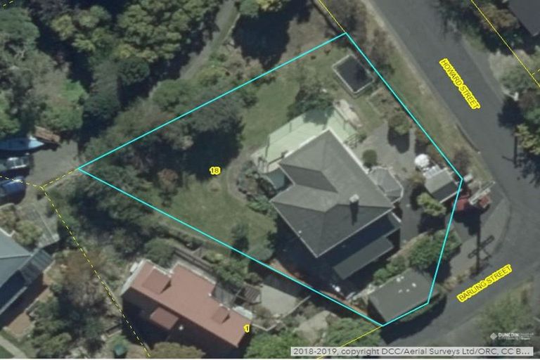 Photo of property in 18 Howard Street, Macandrew Bay, Dunedin, 9014