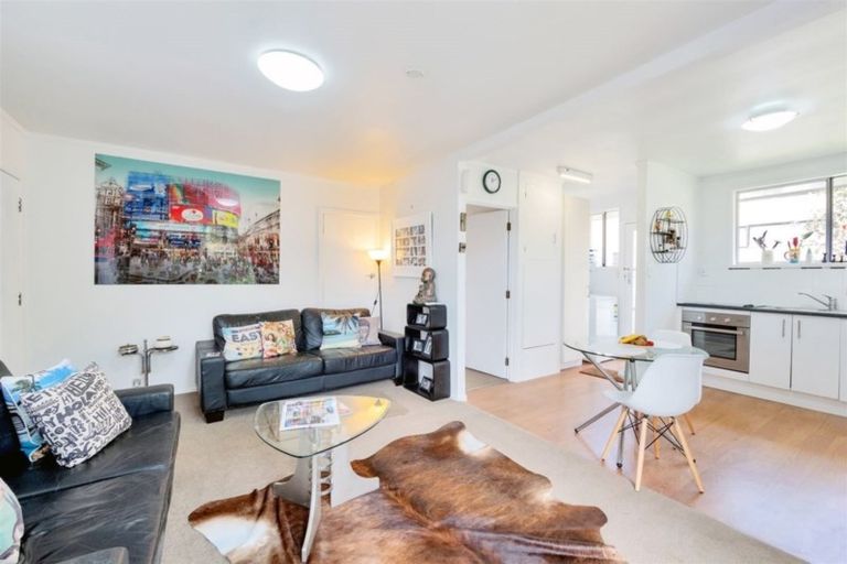 Photo of property in 5/117 Astley Avenue, New Lynn, Auckland, 0600