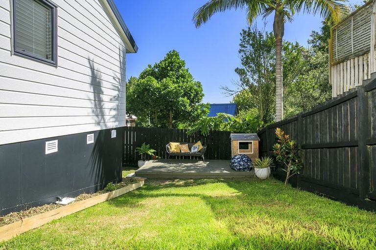 Photo of property in 101a Carlisle Road, Torbay, Auckland, 0632