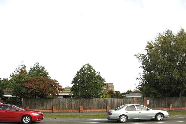 Photo of property in 103 Memorial Avenue, Ilam, Christchurch, 8053