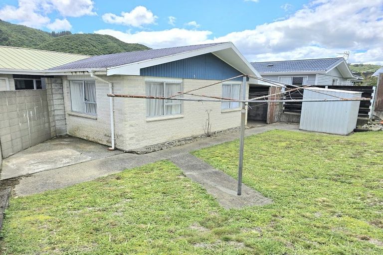 Photo of property in 25a Omaha Grove, Totara Park, Upper Hutt, 5018