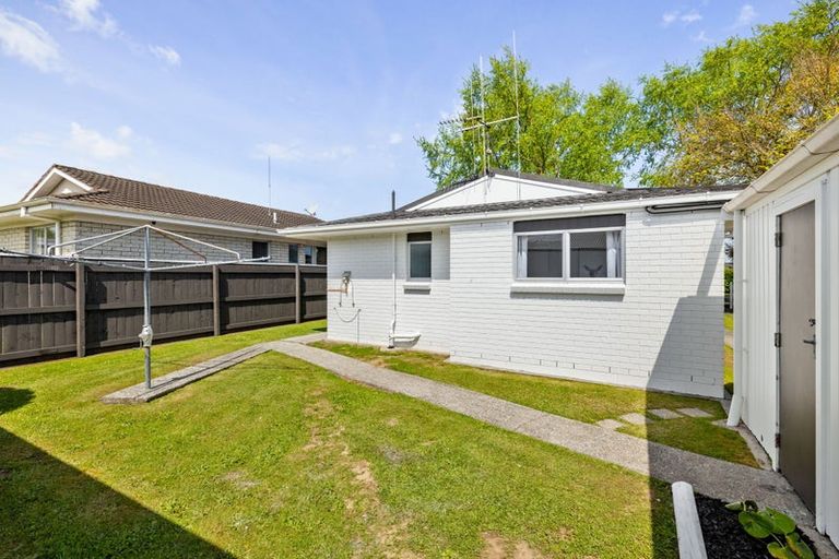 Photo of property in 1 Hilton Road, St Andrews, Hamilton, 3200