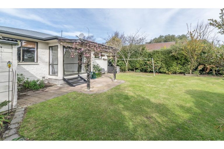 Photo of property in 2/131b Mcfaddens Road, Saint Albans, Christchurch, 8052