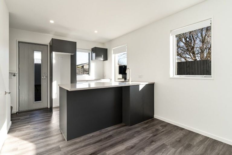 Photo of property in 9/51 Hills Road, Edgeware, Christchurch, 8013