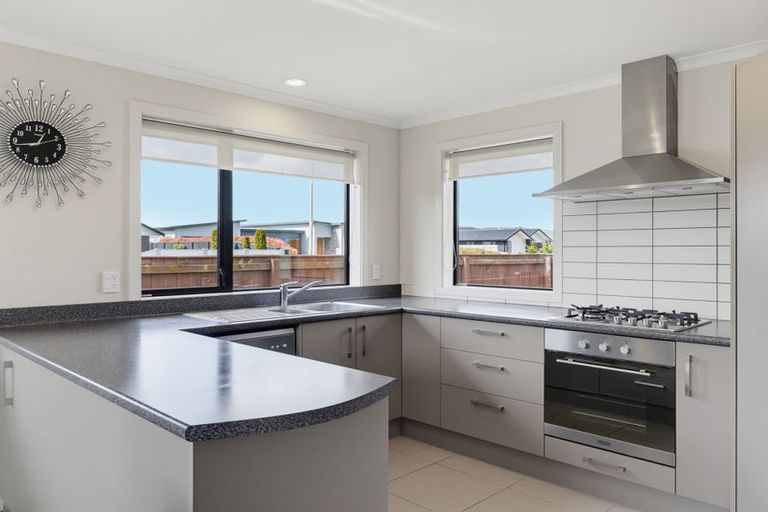 Photo of property in 2 Pegasus Place, Kelvin Grove, Palmerston North, 4414