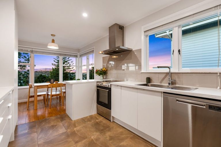 Photo of property in 1/58 Corunna Road, Milford, Auckland, 0620