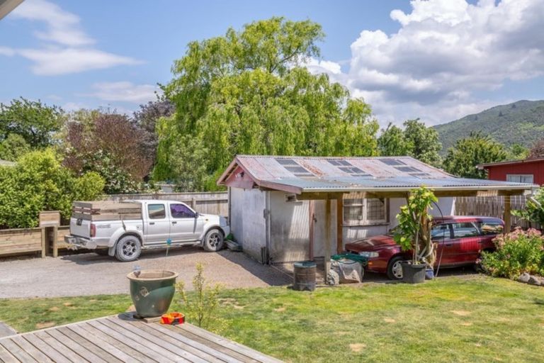 Photo of property in 9 Card Crescent, Featherston, 5710