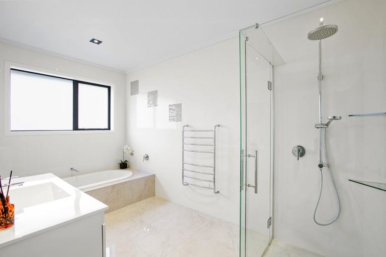 Photo of property in 12 Gleneagles Way, Waiwhakaiho, New Plymouth, 4312