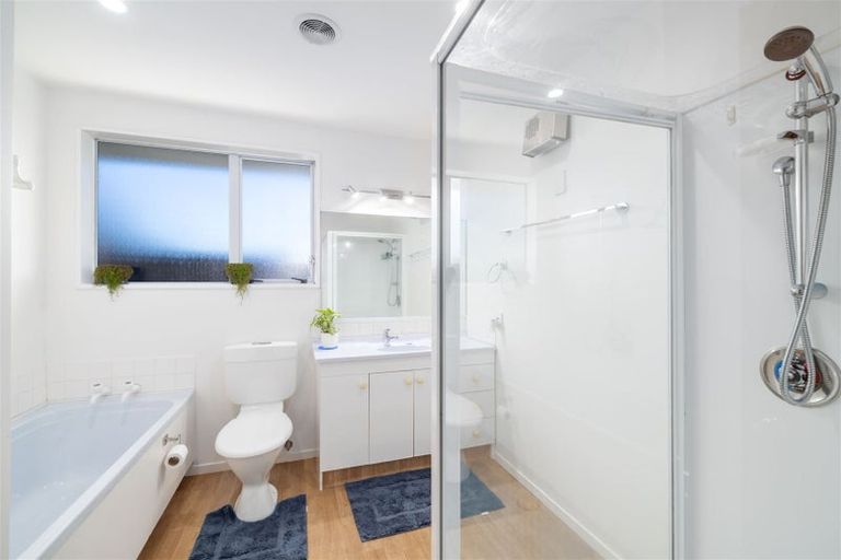 Photo of property in 24 Takaro Avenue, Sockburn, Christchurch, 8042