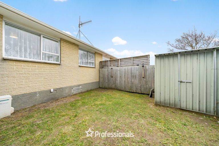 Photo of property in 15b Pencarrow Crescent, Wainuiomata, Lower Hutt, 5014