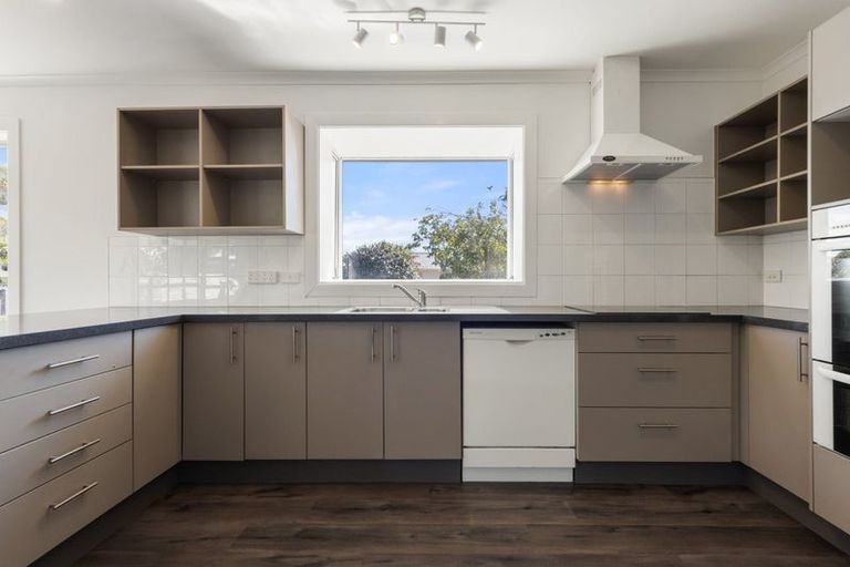 Photo of property in 22 Kawau Crescent, Bromley, Christchurch, 8062