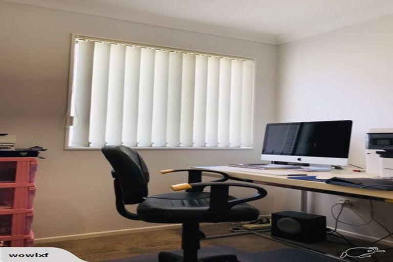 Photo of property in 1 Bangla Place, Massey, Auckland, 0614