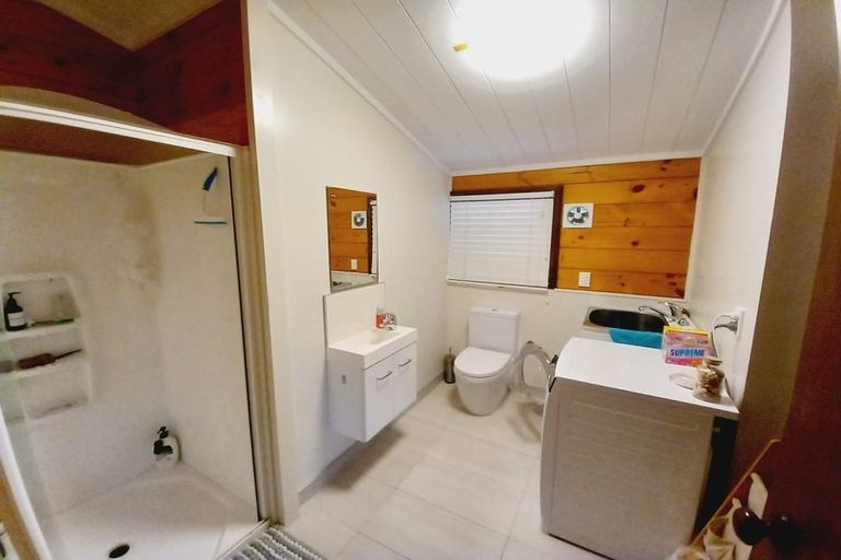 Photo of property in 31 Marina View Drive, West Harbour, Auckland, 0618