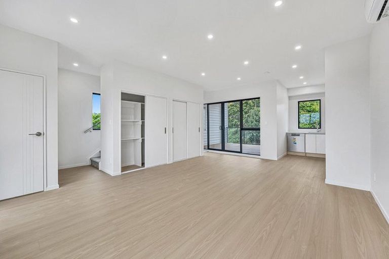 Photo of property in 1/163 Edmonton Road, Te Atatu South, Auckland, 0610