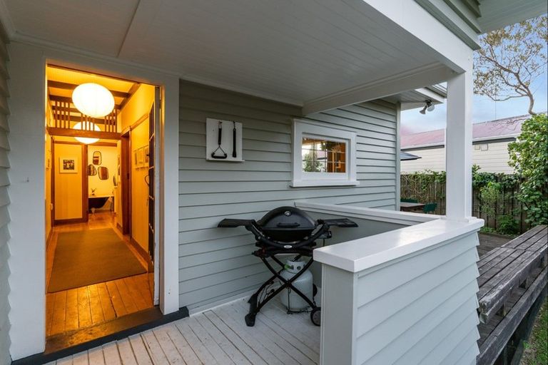 Photo of property in 220 Waitaha Road, Welcome Bay, Tauranga, 3112