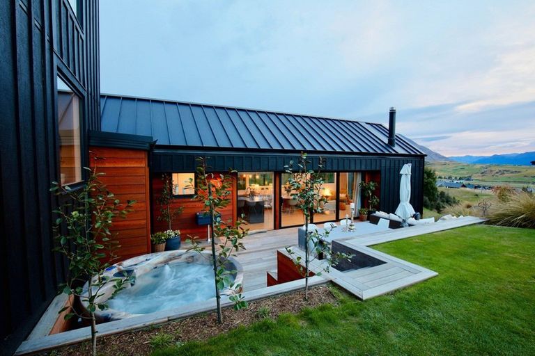 Photo of property in 18 Glenfiddich Road, Jacks Point, Queenstown, 9371