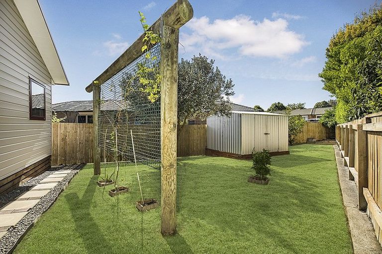 Photo of property in 16 Muirfield Street, Wattle Downs, Auckland, 2103